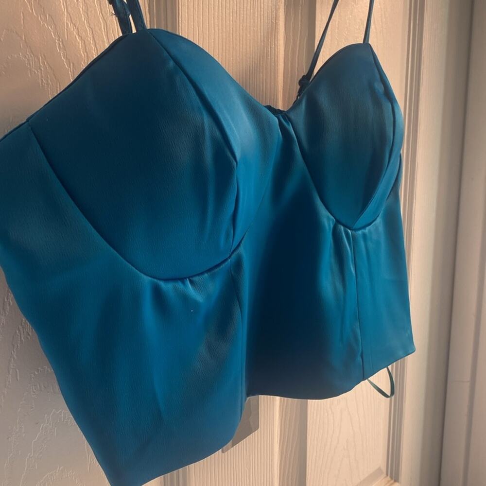 Sincerely Jules Blue Sleeveless Crop Top L - Picture 9 of 9